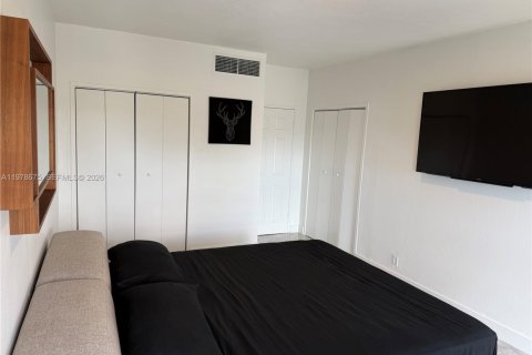 Купить кондоминиум в Майами, Флорида 1 спальня, 77.2м2, № 2045933 - фото 14