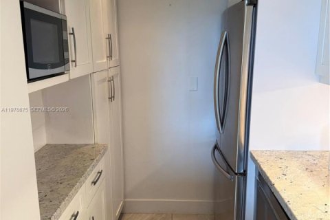 Купить кондоминиум в Майами, Флорида 1 спальня, 77.2м2, № 2045933 - фото 8