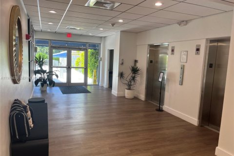 Купить кондоминиум в Майами, Флорида 1 спальня, 77.2м2, № 2045933 - фото 25