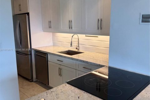 Купить кондоминиум в Майами, Флорида 1 спальня, 77.2м2, № 2045933 - фото 6