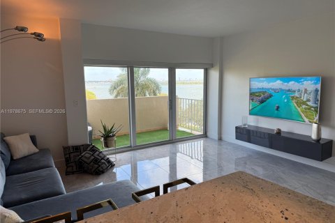 Кондоминиум с 1 спальней в Майами, Флорида № 2045933