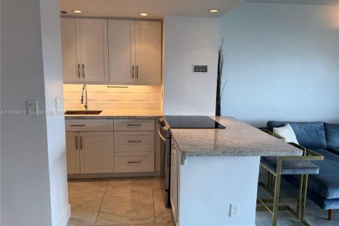 Купить кондоминиум в Майами, Флорида 1 спальня, 77.2м2, № 2045933 - фото 7