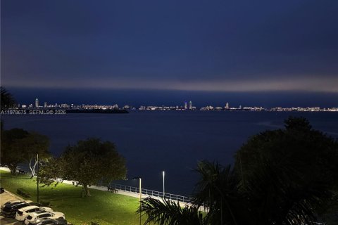 Купить кондоминиум в Майами, Флорида 1 спальня, 77.2м2, № 2045933 - фото 21