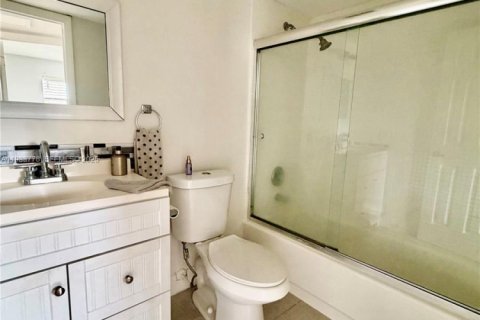 Снять в аренду квартиру в Санрайз, Флорида 2 спальни, 78.97м2, № 1992377 - фото 8