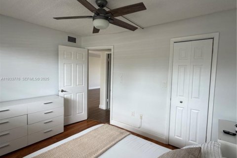 Снять в аренду квартиру в Санрайз, Флорида 2 спальни, 78.97м2, № 1992377 - фото 6