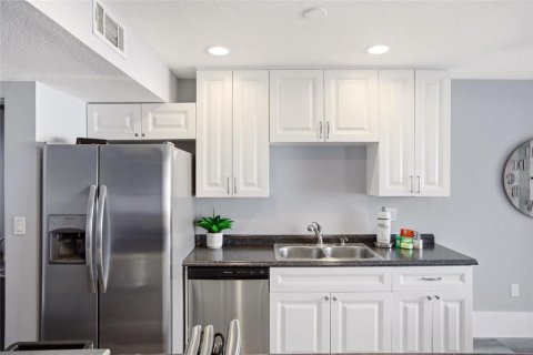 Copropriété à vendre à Bradenton, Floride: 2 chambres, 124.12 m2 № 2223445 - photo 10