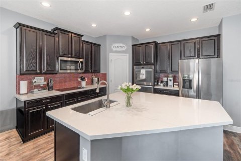 House in Apopka, Florida 4 bedrooms, 209.77 sq.m. № 1858038 - photo 7