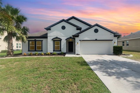 House in Apopka, Florida 4 bedrooms, 209.77 sq.m. № 1858038 - photo 1