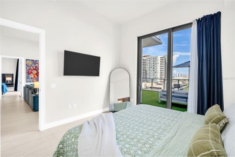 Condo in Saint Petersburg, Florida, 2 bedrooms  № 1918894 - photo 17