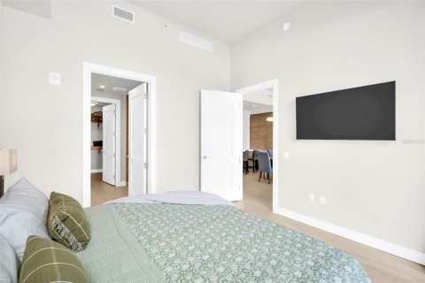 Condo in Saint Petersburg, Florida, 2 bedrooms  № 1918894 - photo 19