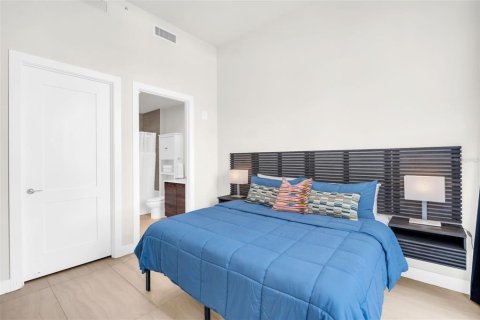 Condo in Saint Petersburg, Florida, 2 bedrooms  № 1918894 - photo 24