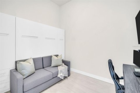 Condo in Saint Petersburg, Florida, 2 bedrooms  № 1918894 - photo 30