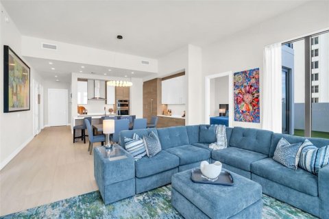 Condo in Saint Petersburg, Florida, 2 bedrooms  № 1918894 - photo 9