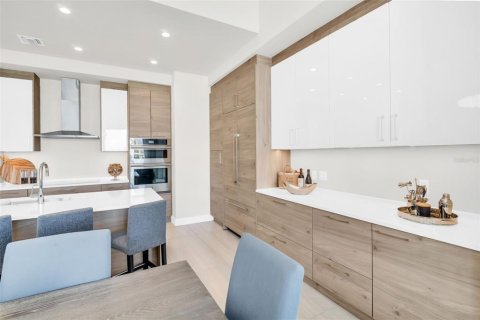 Condo in Saint Petersburg, Florida, 2 bedrooms  № 1918894 - photo 6