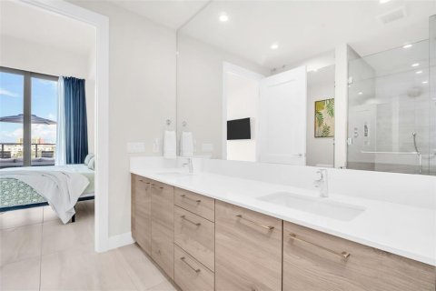 Condo in Saint Petersburg, Florida, 2 bedrooms  № 1918894 - photo 21