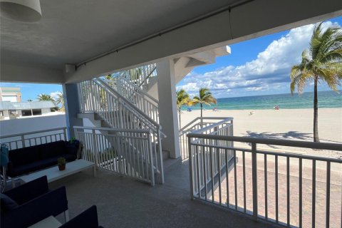 Condo in Hollywood, Florida, 1 bedroom  № 2086992 - photo 3
