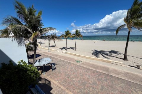 Condo in Hollywood, Florida, 1 bedroom  № 2086992 - photo 28