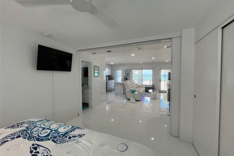 Condo in Hollywood, Florida, 1 bedroom  № 2086992 - photo 14