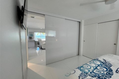Condo in Hollywood, Florida, 1 bedroom  № 2086992 - photo 21