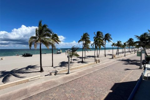 Condo in Hollywood, Florida, 1 bedroom  № 2086992