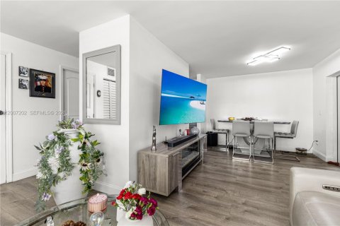 Condo in Homestead, Florida, 2 bedrooms  № 2071365 - photo 9