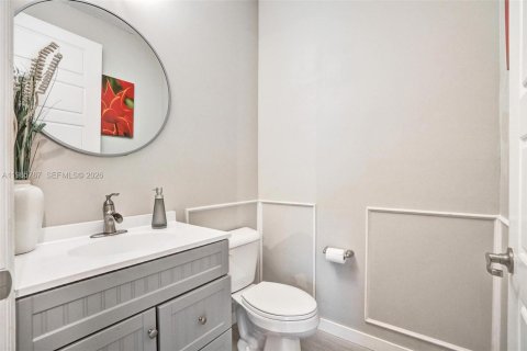 Casa en alquiler en Miami, Florida, 3 dormitorios, 197.32 m2 № 2047554 - foto 8