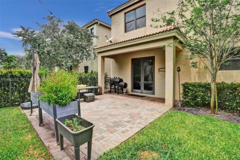 Casa en alquiler en Miami, Florida, 3 dormitorios, 197.32 m2 № 2047554 - foto 21