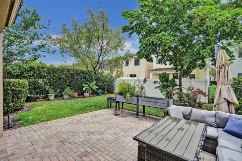 Casa en alquiler en Miami, Florida, 3 dormitorios, 197.32 m2 № 2047554 - foto 24