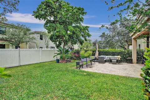 Casa en alquiler en Miami, Florida, 3 dormitorios, 197.32 m2 № 2047554 - foto 17