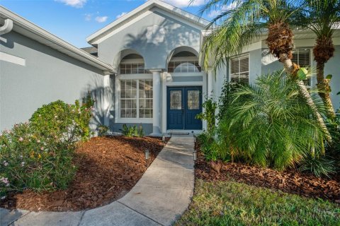 House in Orlando, Florida 5 bedrooms, 270.9 sq.m. № 1751488 - photo 2