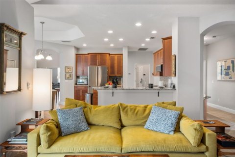House in Orlando, Florida 5 bedrooms, 270.9 sq.m. № 1751488 - photo 19