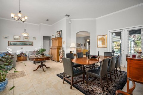 House in Orlando, Florida 5 bedrooms, 270.9 sq.m. № 1751488 - photo 8