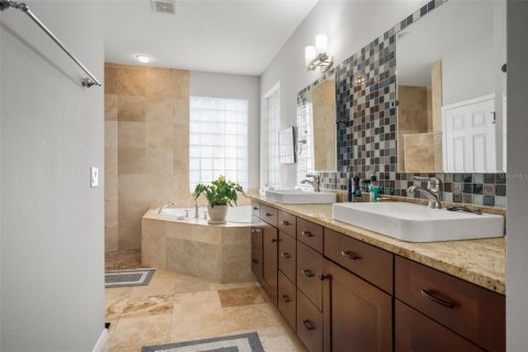 House in Orlando, Florida 5 bedrooms, 270.9 sq.m. № 1751488 - photo 25