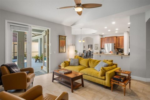 House in Orlando, Florida 5 bedrooms, 270.9 sq.m. № 1751488 - photo 18