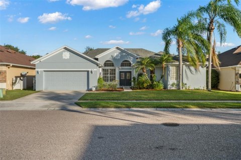House in Orlando, Florida 5 bedrooms, 270.9 sq.m. № 1751488 - photo 1