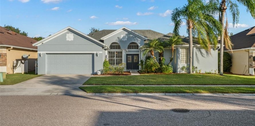 House in Orlando, Florida 5 bedrooms, 270.9 sq.m. № 1751488