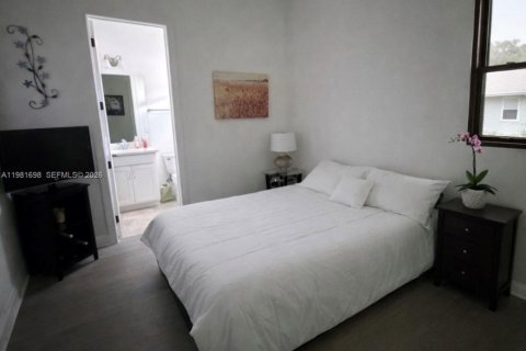 House in Loxahatchee Groves, Florida 3 bedrooms, 221.57 sq.m. № 2042982 - photo 15