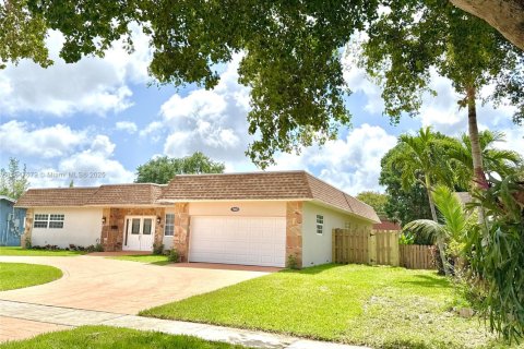 House in Plantation, Florida 3 bedrooms, 171.13 sq.m. № 1848252 - photo 6