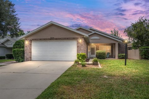 House in Ocala, Florida 3 bedrooms, 187.01 sq.m. № 1911737 - photo 1