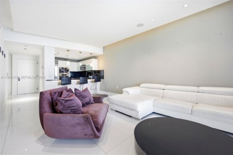 Купить кондоминиум в Санни-Айлс-Бич, Флорида 1 спальня, 79.71м2, № 2024031 - фото 18