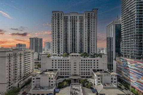 Condo in Miami, Florida, 1 bedroom  № 1976924 - photo 15