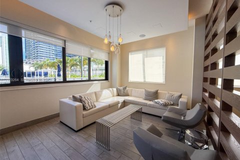 Condo in Miami, Florida, 1 bedroom  № 1976924 - photo 27