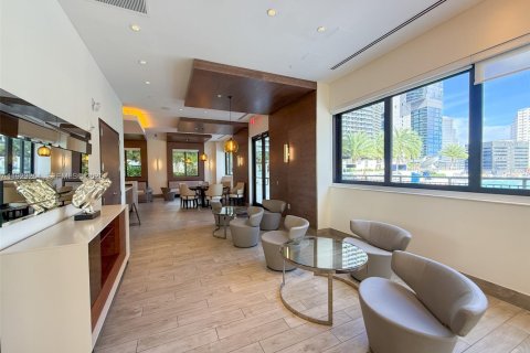 Condo in Miami, Florida, 1 bedroom  № 1976924 - photo 28