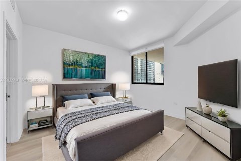 Condo in Miami, Florida, 1 bedroom  № 1976924 - photo 8