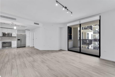 Condo in Miami, Florida, 1 bedroom  № 1976924 - photo 1