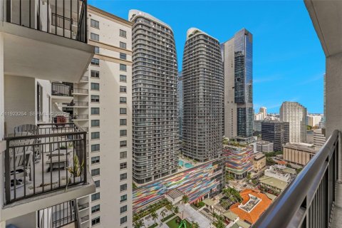 Condo in Miami, Florida, 1 bedroom  № 1976924 - photo 14