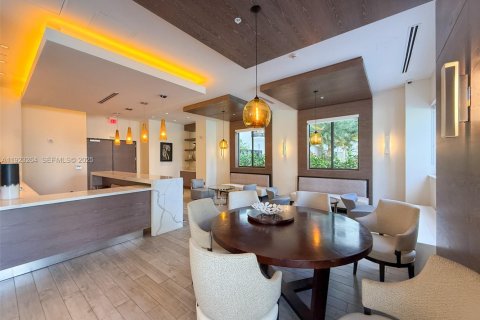 Condo in Miami, Florida, 1 bedroom  № 1976924 - photo 29