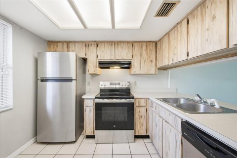Copropriété à louer à Tampa, Floride: 2 chambres, 81.66 m2 № 2430717 - photo 10