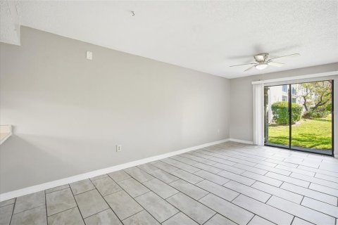 Copropriété à louer à Tampa, Floride: 2 chambres, 81.66 m2 № 2430717 - photo 5