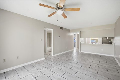 Copropriété à louer à Tampa, Floride: 2 chambres, 81.66 m2 № 2430717 - photo 7